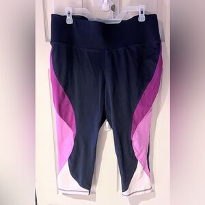 Livi Active Capri Leggings in Navy and Pink Size 18/20